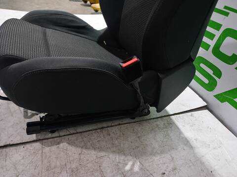 Foto 3ª: Asiento Delantero Derecho Peugeot 508 ACTIVE 140CV 103KW [8DRHF8] (2012)