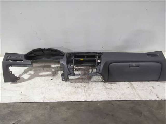 Foto 3ª: Salpicadero Hyundai Tucson 2.0 CRDI 113CV 83KW [D4EA] (2004)