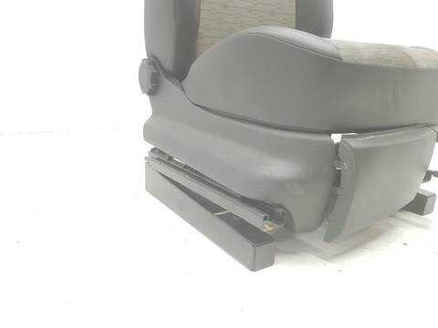 Foto 2ª: Asiento Delantero Derecho Volkswagen Caddy 1.6 TDI 102CV [CAYD] (2010)