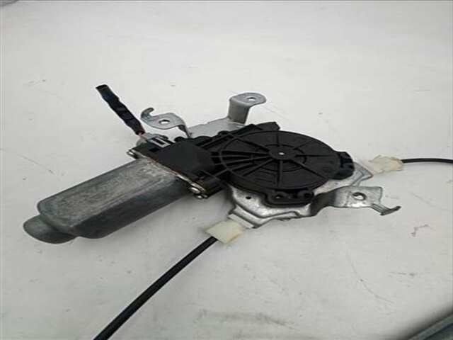 Foto 3ª: Elevalunas Eléctrico Trasero Izquierdo Nissan Qashqai 1.5 TEKNA [1.5 LTR. - 81 KW TURBODIESEL CAT] [K9K]