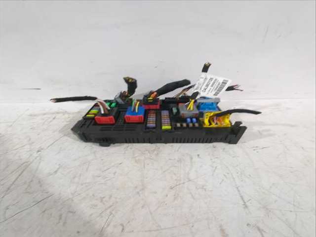 Foto 2ª: Caja Reles Fusibles Peugeot Rifter 1.5 BLUEHDI 100 102CV 75KW [YHT (DV5RCF),YHY (DV5RD)] (2024)