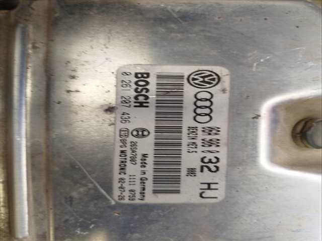 Foto 1ª: Centralita Motor ECU Volkswagen Golf BERLINA (1999)