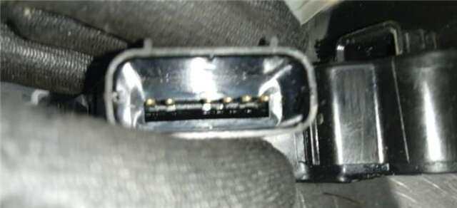 Foto 3ª: Cerradura Puerta Delantera Izquierda Hyundai i20 1.2 [G4LA]