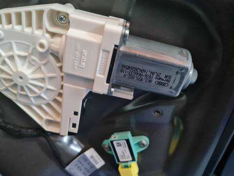 Elevalunas Eléctrico Delantero Derecho Audi A4 BASIS 150CV 110KW