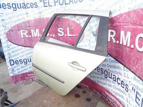 Foto 3ª: Puerta Trasera Izquierda Renault Laguna DYNAMIQUE GRANDTOUR 120CV 88KW [F9Q C6] (2004)