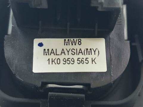 Foto 2ª: Botonera Elevalunas Volkswagen Passat ADVANCE BLUEMOTION 105CV 77KW [CAYC] (2011)