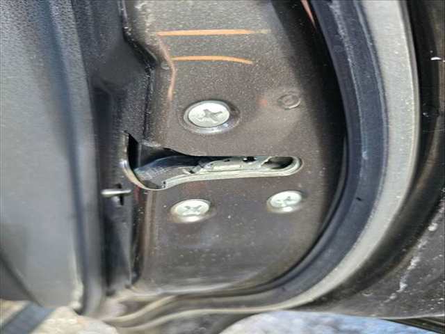 Cerradura Puerta Trasera Derecha Nissan Juke DARK SOUND EDITION 116CV 85KW