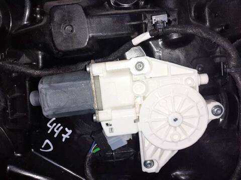 Foto 3ª: Elevalunas Eléctrico Delantero Derecho Mercedes Clase V 200 136CV 100KW (2014)