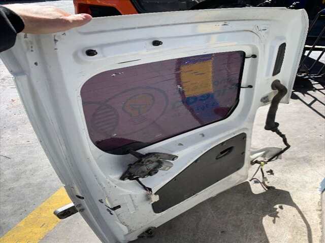 Foto 3ª: Puerta Trasera Izquierda Peugeot Partner 1.6 HDI 75CV 0CV [9HT] (2009)