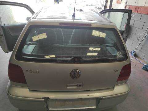 Foto 2ª: Portón Volkswagen Polo AUA BERLINA (2001)