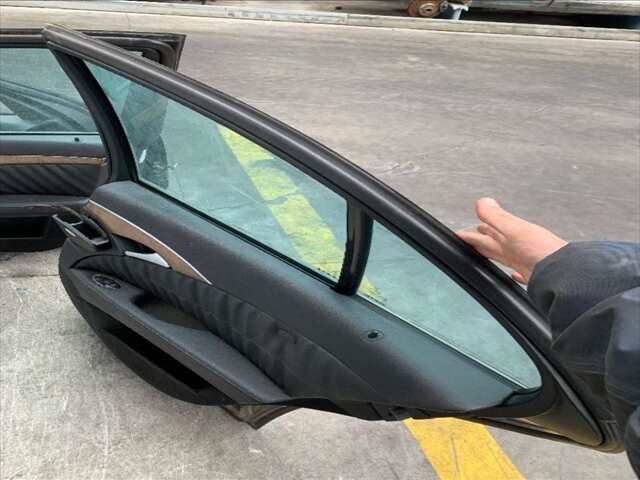 Foto 2ª: Puerta Trasera Derecha Mercedes Clase E 180 E 300 CDI BLUETEC [211.024] BERLINA 0CV [642920] (2009)