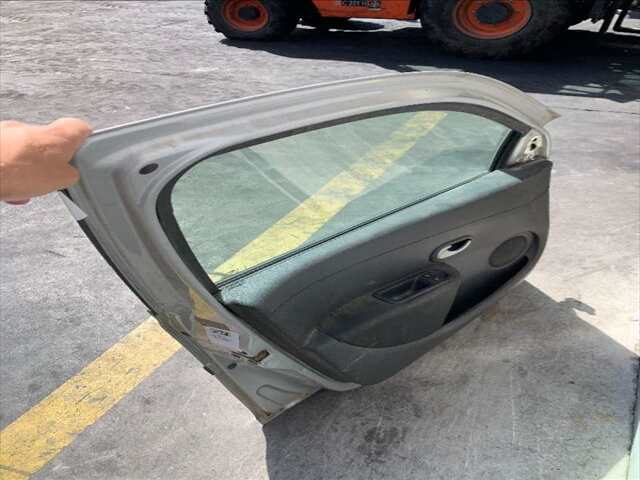 Foto 2ª: Puerta Delantera Izquierda Renault Clio 1.5 DCI 86CV 0CV [K9K 766] (2009)
