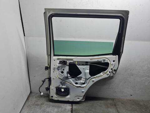 Foto 2ª: Puerta Trasera Derecha Nissan Terrano AVENTURA 154CV 113KW [ZD30] (1993)