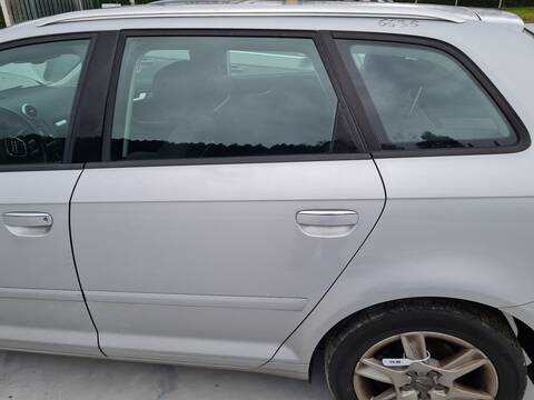 Foto 1ª: Puerta Trasera Izquierda Audi A3 1.6 TDI ATTRACTION 105CV 77KW [CAYC] (2011)