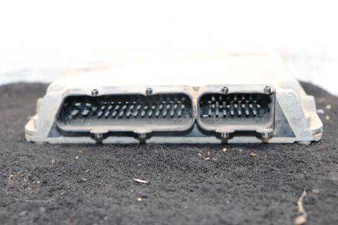 Foto 2ª: Centralita Motor ECU Volkswagen Golf BERLINA (1997)