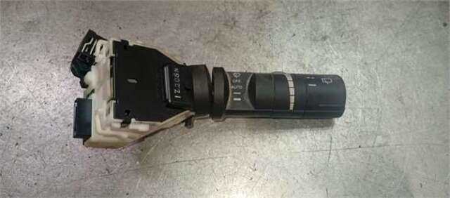 Mando Multifuncion Nissan Qashqai 1.5 ACENTA [1.5 LTR. - 81 KW TURBODIESEL CAT]