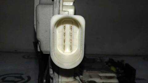 Foto 3ª: Cerradura Puerta Trasera Izquierda Audi A4 2.0 TDI AVANT 140CV 103KW [BRE] (2006)