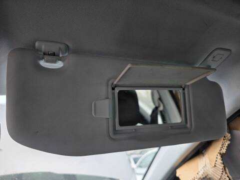 Foto 2ª: Parasol Derecho Peugeot 2008 STYLE 82CV 60KW (2015)