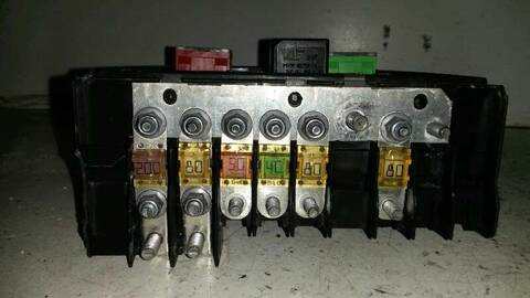 Foto 2ª: Caja Reles Fusibles Volkswagen Golf 1.9 TDI BERLINA 105CV 77KW [BLS] (2008)