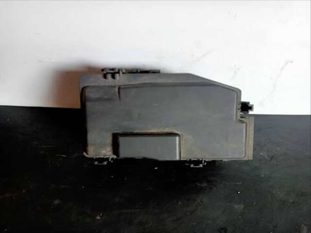Foto 3ª: Caja Reles Fusibles Hyundai Santa Fe 2.2 CRDI CAT 155CV (2006)