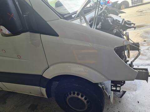 Aleta Delantera Derecha Mercedes Sprinter 210/213/216 CDI 906.611/613) 95CV 70KW CAJA CERRADA