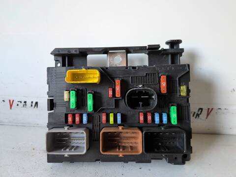 Foto 2ª: Caja Reles Fusibles Peugeot 207 CONFORT 1.6 16V HDI 90CV (2006)