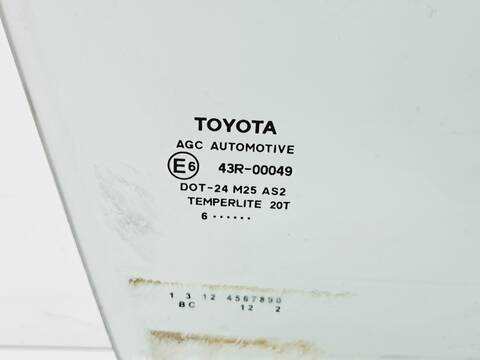 Foto 2ª: Luna Delantera Derecha Toyota Auris 1.8 16V HIBRIDO) 99CV 73KW [2ZR] (2016)