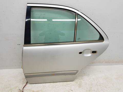 Foto 1ª: Puerta Trasera Izquierda Mercedes Clase E 180 300 TD 210.225) FAMILIAR