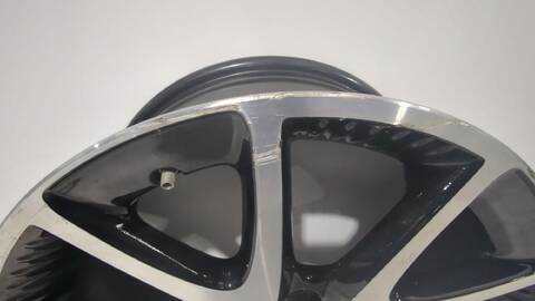 Foto 3ª: LLanta Chapa Toyota Yaris 1.5 HYBRID MXPH11) 92CV [M15A-FXE] (2020)