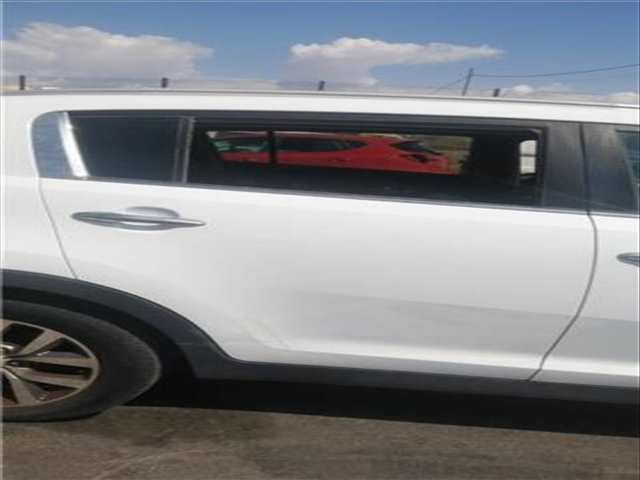 Puerta Trasera Derecha Kia Sportage 1.7 CONCEPT 4X2 [1 7 LTR. - 85 KW CRDI CAT] 116CV
