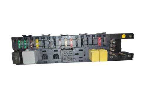 Foto 2ª: Caja Reles Fusibles Mercedes Clase C 160 C 220 CDI 203.006 203.008) (2000)