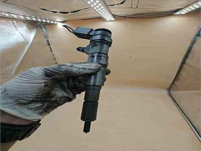 Foto 1ª: Inyectores Bmw Serie 3 315 2.0 320D [2.0 LTR. - 110 KW 16V DIESEL CAT]