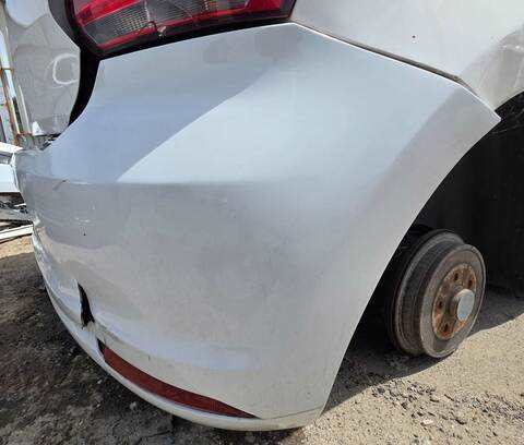 Foto 2ª: Paragolpes Trasero Volkswagen Polo ADVANCE 90CV 66KW (2011)