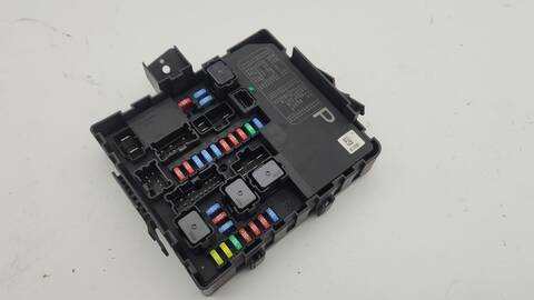Caja Reles Fusibles Nissan Pathfinder 2.5 DCI SE 190CV 140KW