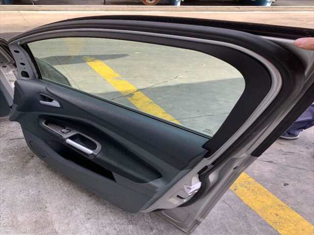 Foto 3ª: Puerta Delantera Derecha Ford C Max 2.0 TDCI 140CV/103KW C MAX/GRANDDXA CB7) DESDE 08/2010 HASTA 04 [UFDB] (2011)
