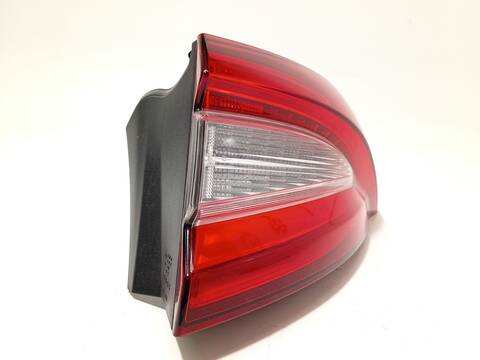 Foto 3ª: Piloto Trasero Derecho Maserati Levante 3.0 D Q4 275CV 202KW [M 16164 D] (2017)