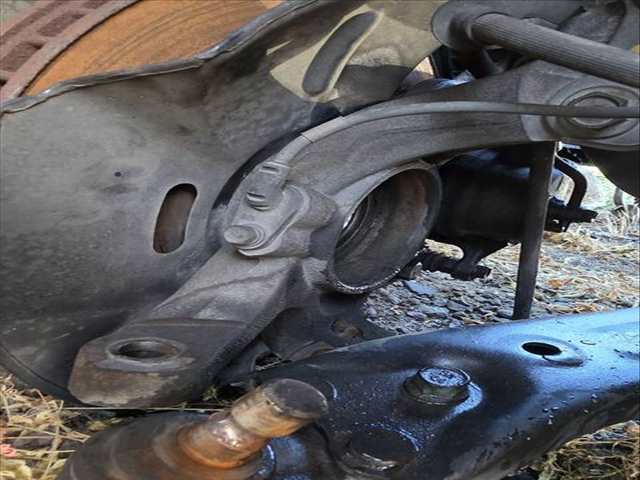 Foto 2ª: Mangueta Delantera Izquierda Hyundai ix35 STYLE 2WD 116CV 85KW (2011)