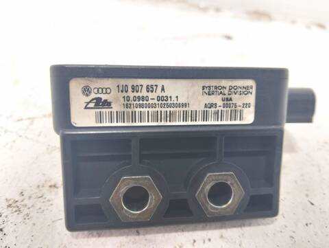 Foto 3ª: Centralita Motor ECU Audi Tt APP COUPE (2000)