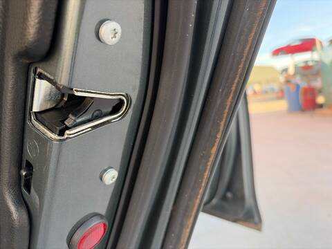 Cerradura Puerta Trasera Derecha Bmw Serie 5 518 BERLINA