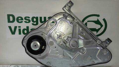 Foto 2ª: Elevalunas Manual Trasero Izquierdo Ford Kuga 2.0 TDCI CAT 136CV 100KW [G6DG] (2009)