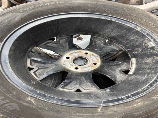 Foto 2ª: LLanta Chapa Dacia Sandero H4DF480 (2023)