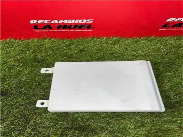 Foto 3ª: Tapa Exterior Combustible Renault Trafic M9R Z7 170CV 125KW FURGON (2023)