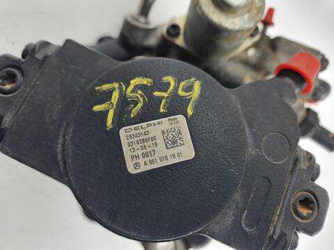 Foto 3ª: Bomba Inyeccion Mercedes Sprinter 310/313/316 CDI 906.631/633/635/637) 95CV 70KW CAJA CERRADA [651956] (2013)