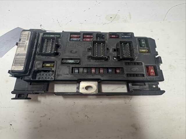 Foto 2ª: Caja Reles Fusibles Citroen C5 RHR BERLINA (2005)
