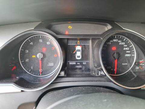 Foto 2ª: Cuadro de Instrumentos Audi A5 2.0 TFSI 132KW) COUPE 180CV [CDNB] (2011)