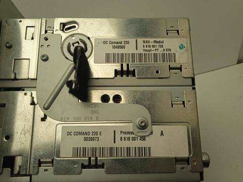 Foto 2ª: Sistema Audio Radio CD Mercedes Clase S 220 3.2 CDI CAT BERLINA 197CV 145KW (2002)