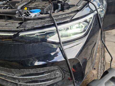 Foto 3ª: Faro Izquierdo Volkswagen Golf 1.5 ETSI 150CV 110KW [DXDE] (2024)