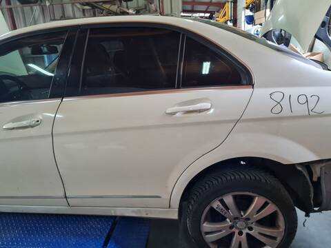 Puerta Trasera Izquierda Mercedes Clase C 160 C 220 CDI 204.008) BERLINA 170CV 125KW
