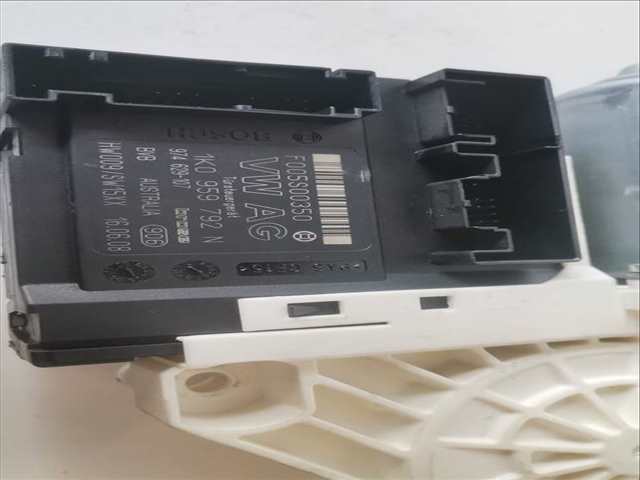 Foto 2ª: Elevalunas Eléctrico Delantero Izquierdo Volkswagen Passat ADVANCE 2 TDI 140CV (2005)