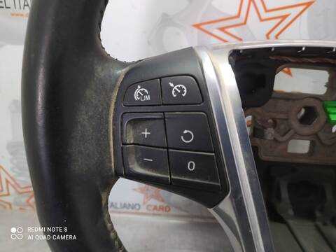 Foto 2ª: Volante Volvo V40 R-DESIGN MOMENTUM 150CV 110KW [D5204T6] (2013)